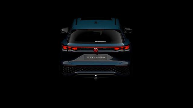 Volkswagen Tayron 1.5 eHybrid 272 6DSG R-Line Edition Automaat | Panoramisch schuif-, kanteldak, elektrisch bedienbaar | R-Line exterieurpakket 'Black Style'