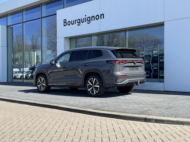 Volkswagen Tayron Life Edition 1.5 110 kW / 150 pk eTSI SUV 7 versn. | 7 Persoons | Trekhaak | Stoel & Stuur Verwarming | 19" Velgen | Adaptieve Cruise Control | Carplay |