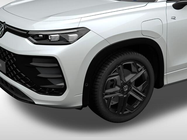 Volkswagen Tayron R-Line-Edition 1.5 eHybrid 272 pk 6 versn. DSG · Assistance Pakket Plus · Black Style Pakket · Comfort Pakket Plus · Design Pakket · Interieur Style Pakket · Multimedia Pakket Plus · Travel Pakket · Trekhaak incl. aanhangermanoeuvreerhulp 'Trailer Assist'