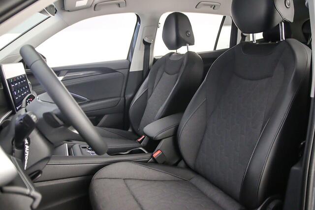 Volkswagen Tayron Life Edition 1.5 TSI eHybrid 204pk DSG Automaat Trekhaak, Adaptive cruise control, Elektrische achterklep, Achteruitrijcamera, Stuurwiel verwarmd