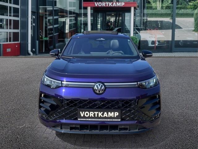 Volkswagen Tayron 1.5 E-HYBRID R-LINE 272PK PANO-DAK/TREKHAAK/CAMERA/MEMORY/HenK/LEDER/NAVI