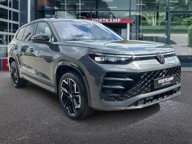 Volkswagen Tayron 1.5 E-HYBRID R-LINE 272PK PANO-DAK/CAMERA/TREKHAAK/MEMORY/LEDER/HenK