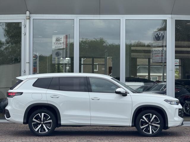 Volkswagen Tayron 1.5 eTSI Elegance 7p. | Trekhaak | 360° camera | Massage