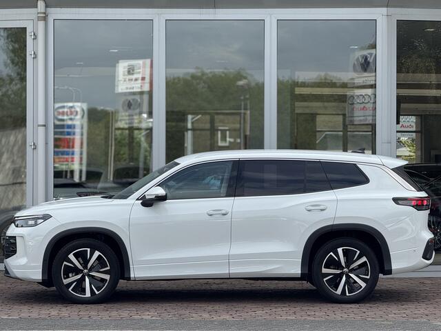 Volkswagen Tayron 1.5 eTSI Elegance 7p. | Trekhaak | 360° camera | Massage