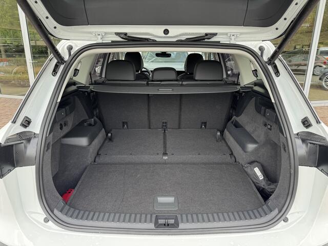 Volkswagen Tayron 1.5 eTSI Elegance 7p. | Trekhaak | 360° camera | Massage