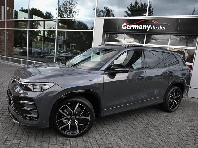 Volkswagen Tayron 1.5 eHybrid R-Line Edition NIEUW! Delphin Grey Pano ACC BSM Sfeerverl. Elektr.Klep Tr.haak VOL!!