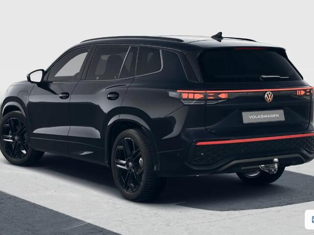 Volkswagen Tayron 1.5 eHybrid 272 Pk Automaat R-Line Edition | Black Style | Panoramadak | Trekhaak | 20 Inch | Full LED | Nieuw!!