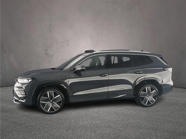 Volkswagen Tayron R-Line Edition 1.5 TSI eHybrid 272pk DSG Automaat Trekhaak, Panoramadak, Adaptive cruise control, Elektrische achterklep, Achteruitrijcamera, LED koplampen