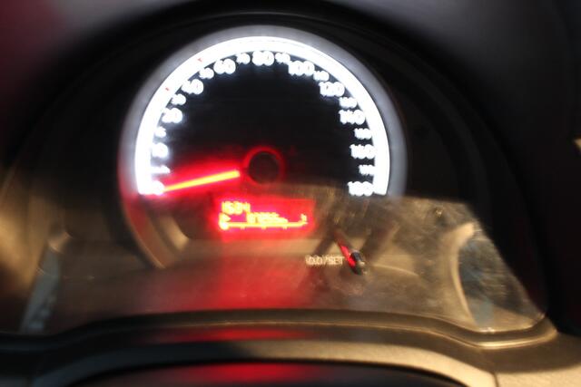 Volkswagen UP! 1.0i Take UP !!! Radio-CD - AUX - Airco !!!