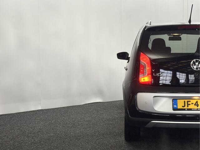 Volkswagen UP! 1.0 Cross Up! BMT / Navi / Airco / PDC