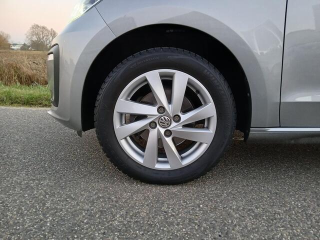 Volkswagen UP! 1.0 BMT move up!