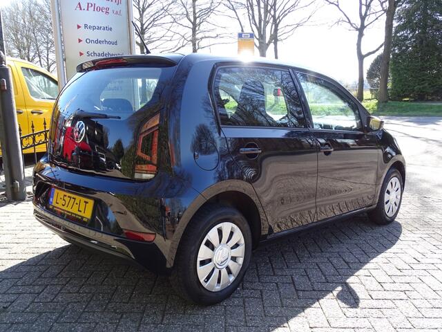 Volkswagen UP! 1.0 BMT up! DAB / LANE ASS AUR CAMERA PDC 1e eig