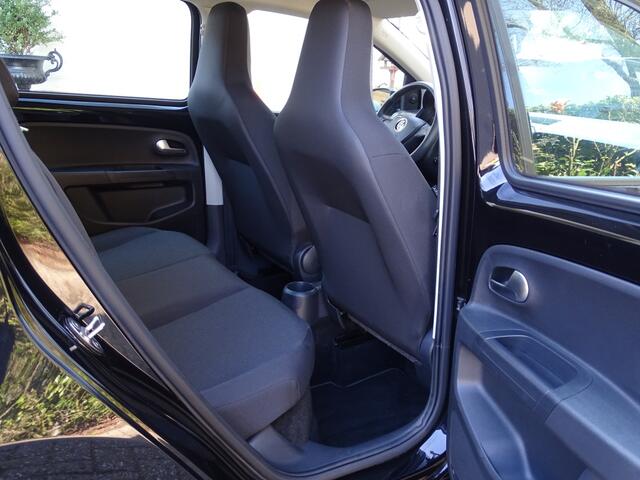 Volkswagen UP! 1.0 BMT up! DAB / LANE ASS AUR CAMERA PDC 1e eig