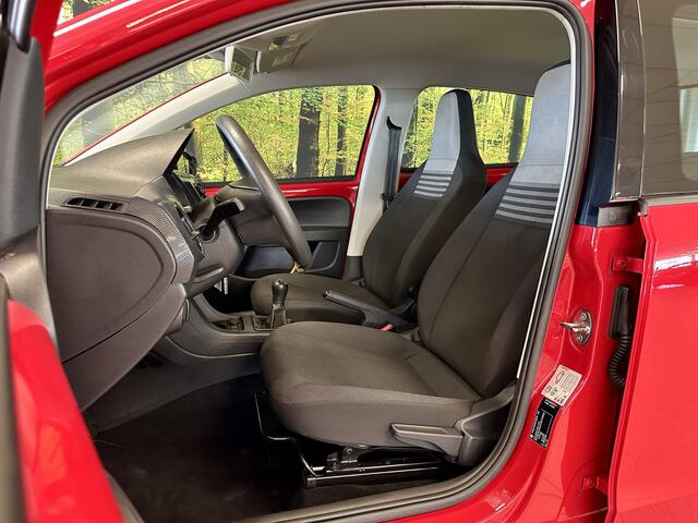Volkswagen UP! 1.0 BMT move up! | Airconditioning | DAB | Bluetooth | Stop&GO | Automatische verlichting |