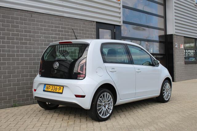Volkswagen UP! 1.0 BMT Move Up! / Automaat / N.A.P.