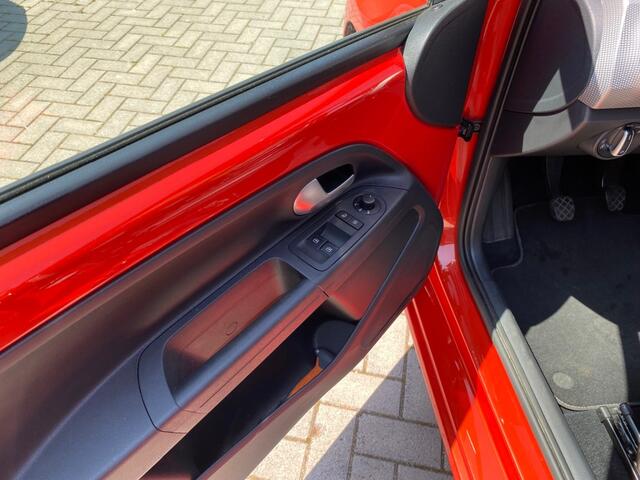 Volkswagen UP! 1.0 BMT HIGH UP!
