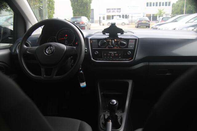 Volkswagen UP! 1.0 BMT move up! | Black Edition | AC | 17 LM |