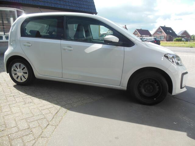 Volkswagen UP! 1.0 BMT take up! Staat in De Krim