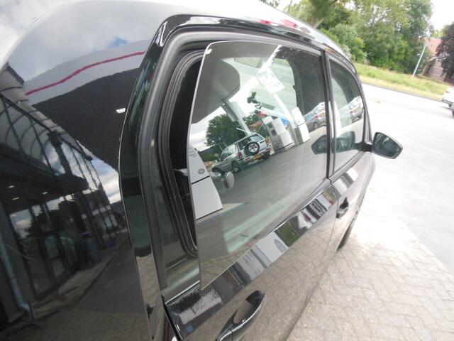 Volkswagen UP! 1.0 BMT move up! Staat in De Krim