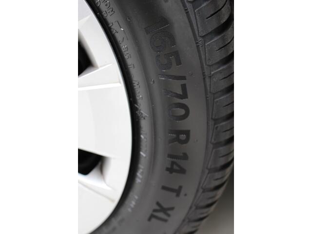 Volkswagen UP! 1.0 | Airco | Elec.ramen v.| All Season banden