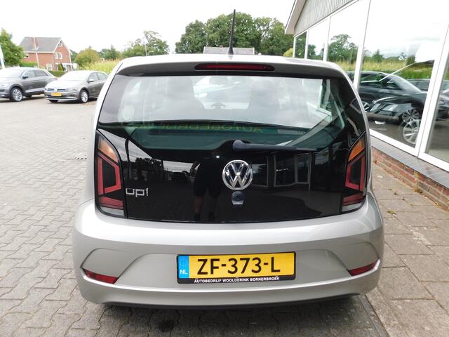 Volkswagen UP! 1.0 MPI 60PK MOVE UP! All-in Prijs! 1 jaar garanti