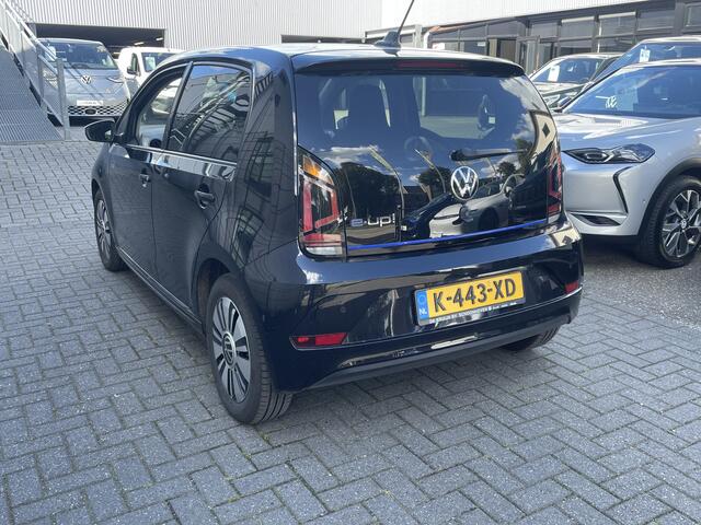Volkswagen UP! e-Up! e-up! Style Black & White | Winterpakket | Parkeercamera | Meer foto's volgen!