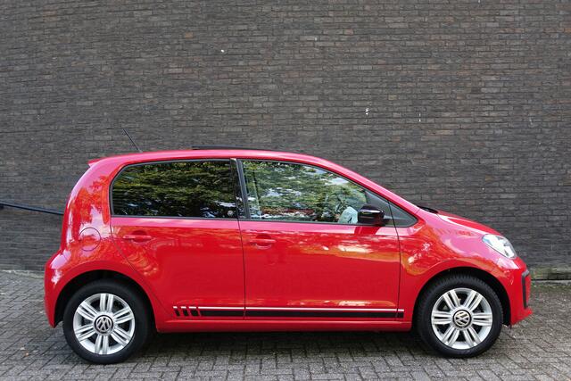 Volkswagen UP! 1.0 BMT up! beats, panoramadak, airco, PDC, Cruise control, Camera All season banden