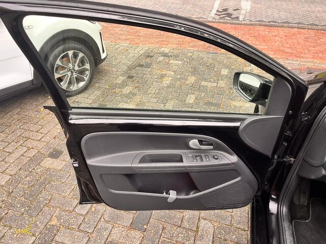 Volkswagen UP! 1.0 BMT move up!