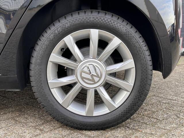 Volkswagen UP! 1.0 BMT high up! | Zwarte hemel | Lichtmetaal | CV| Bluetooth |