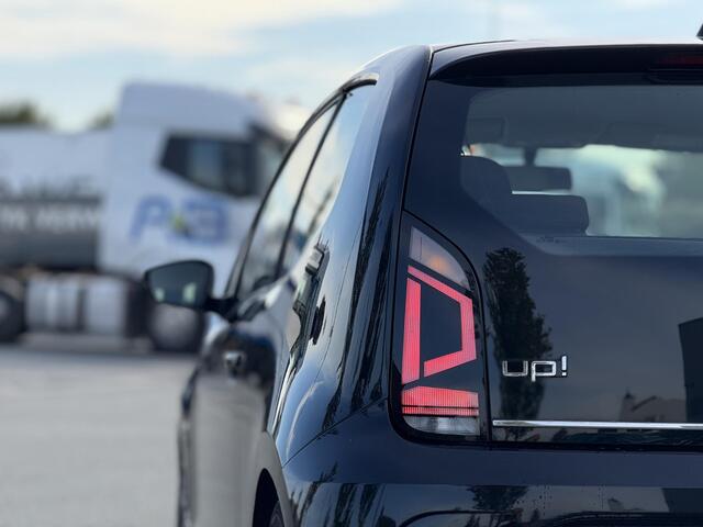 Volkswagen UP! 1.0 TSI BMT high up! 90 PK!/16''LM VELGEN/SPORTONDERSTEL/MOOIE AUTO