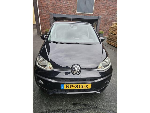 Volkswagen UP! 1.0 BMT high up! | Panoramadak | Cruise Control | Camera | Stoel Verwarming | Sensoren | Bluetooth | 15 Inch