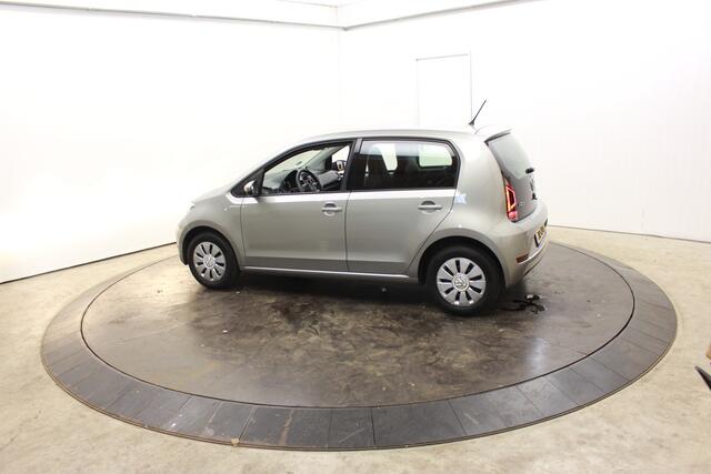 Volkswagen UP! 1.0 BMT move up Executive