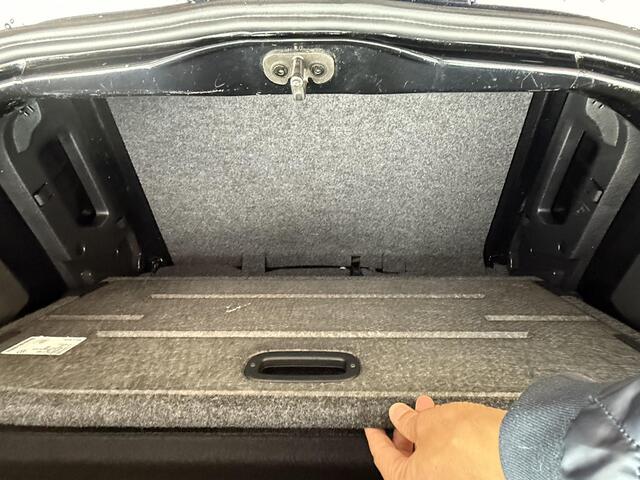 Volkswagen UP! 1.0 / Airco clima/ Camera/ PDC/ Cruise/ Camera/ PDC/ LED/ Navigatie via App