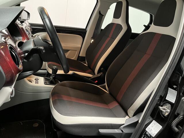 Volkswagen UP! 1.0 BMT high up! / BLUETOOTH/ CRUISE CONTROL/ LEDER MULTIFUNC. STUUR/ PARK. SENSOREN + CAMERA/ 17" LMV/ AIRCO