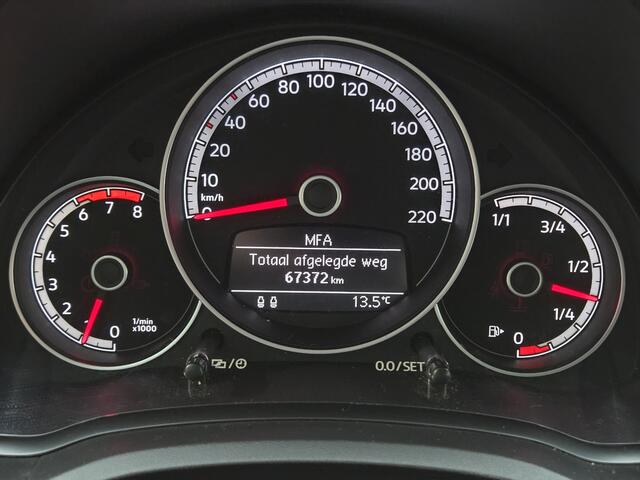 Volkswagen UP! 1.0 BMT move up! | Airco | DAB | Bluetooth |*