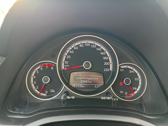 Volkswagen UP! 1.0 airco, stoelverw, elek ramen