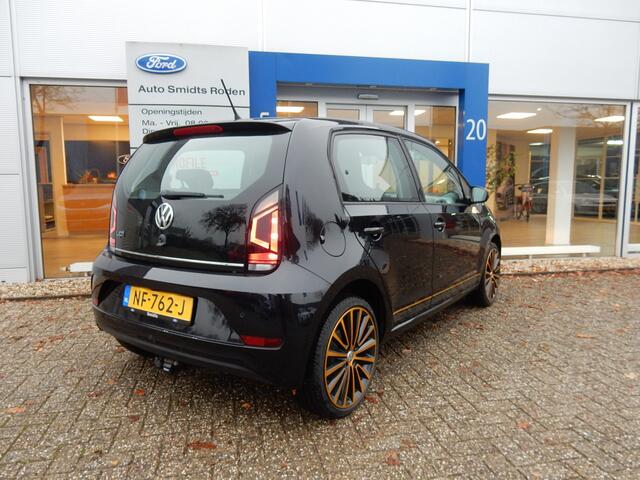 Volkswagen UP! 1.0 BMT high up! Color | Camera | Stoelverwarming | 17-Inch | Trekhaak | ISOFIX | Cruise |