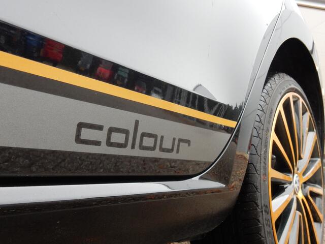 Volkswagen UP! 1.0 BMT high up! Color | Camera | Stoelverwarming | 17-Inch | Trekhaak | ISOFIX | Cruise |