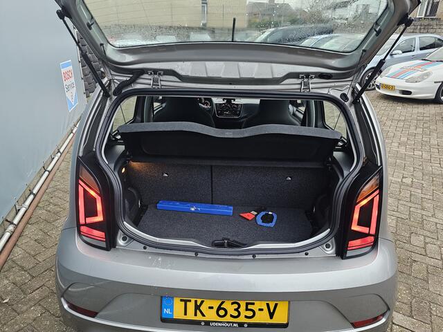 Volkswagen UP! 1.0 BMT move up!