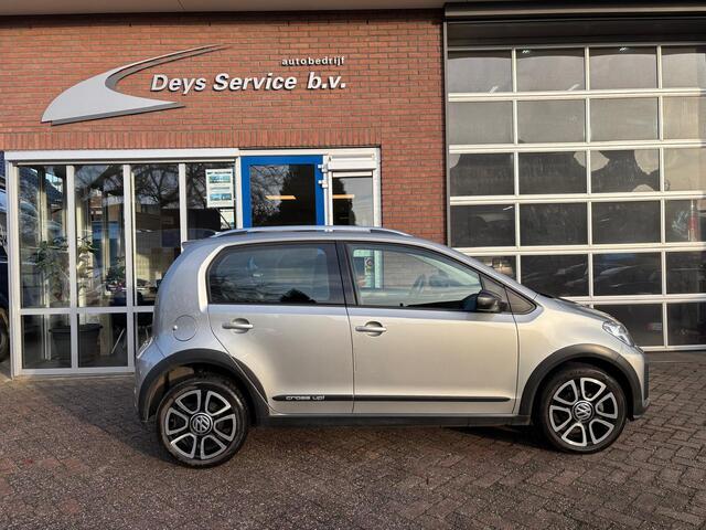 Volkswagen UP! 1.0 TSI BMT cross up!