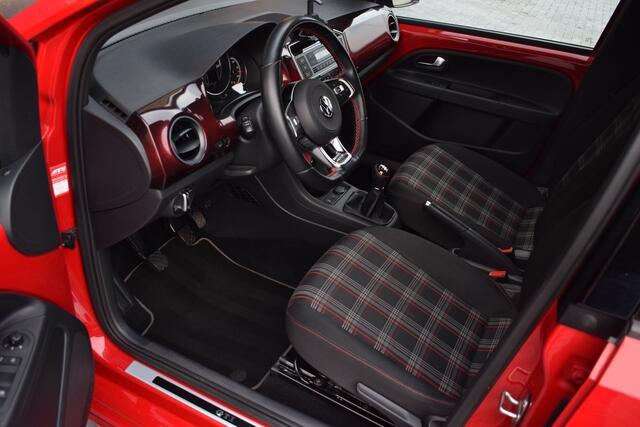 Volkswagen UP! GTI 1.0 TSI 116pk | Pano | Beats | Camera