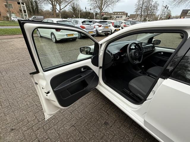 Volkswagen UP! 1.0 move up! BlueMotion / Airco/ Navigatie/ Bluetooth/ LMV