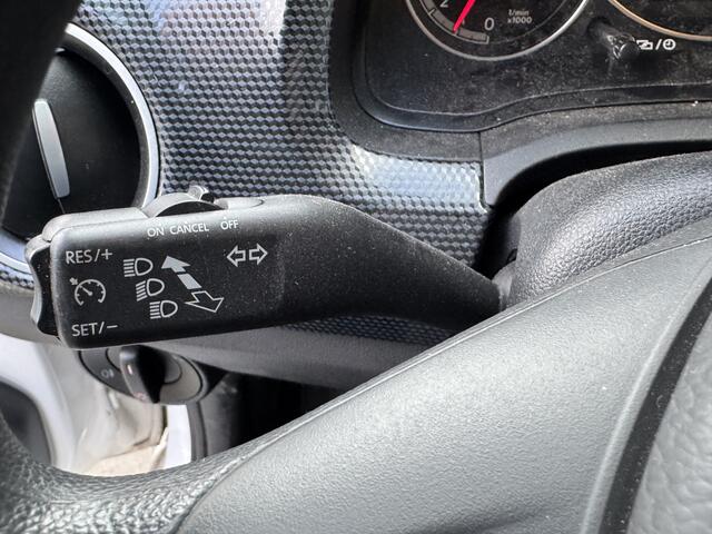 Volkswagen UP! 1.0 MPI 60 pk BMT move up! Cruise Control PDC Airco DAB Elektrische spiegels