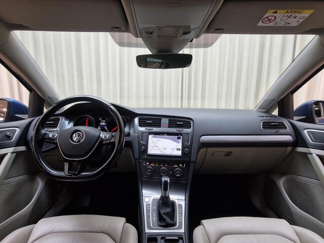 Volkswagen e-Golf *Leder* Warmtepomp / Stoelverwarming / Adapt. Cruise / LED / Keyless / Dynaudio / Camera / Navigatie / LMV
