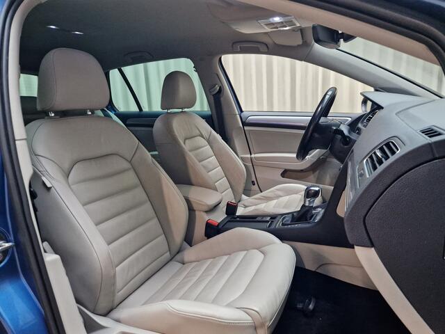 Volkswagen e-Golf *Leder* Warmtepomp / Stoelverwarming / Adapt. Cruise / LED / Keyless / Dynaudio / Camera / Navigatie / LMV