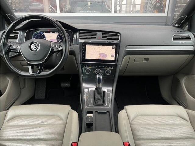 Volkswagen e-Golf 100KW - LEDER - SPORTST. - VIRTU - DYNAUDIO - CAMERA - 18 INCH