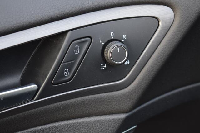 Volkswagen e-Golf E-DITION//Warmtepomp!!EXPORT 9999,-- EXCL VAT