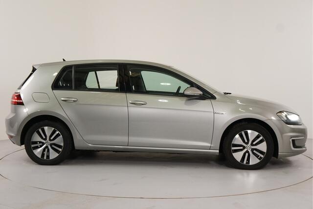 Volkswagen e-Golf e-Golf | Stl. verw. | Navigatie | LED | PDC | Inparkeer |