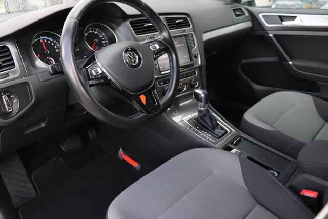Volkswagen e-Golf 116 PK | NAVI | STOELVERWARMING | PARK PILOT