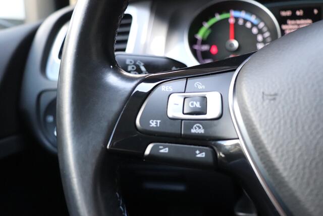 Volkswagen e-Golf 116 PK | NAVI | STOELVERWARMING | PARK PILOT